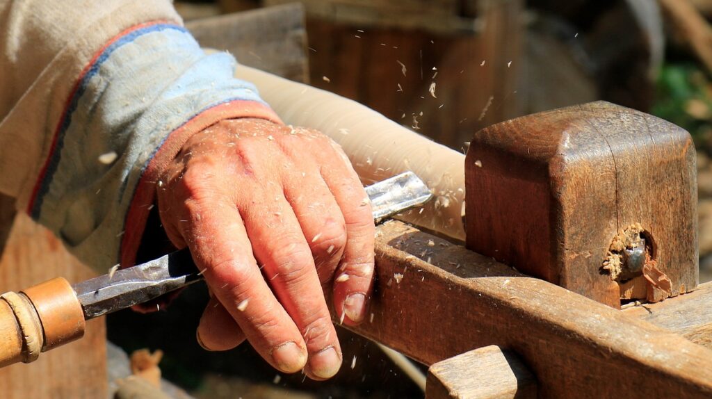 Die Rückkehr des Handwerks: Wie alte Techniken moderne Kunst prägen auf netzperlentaucher.de